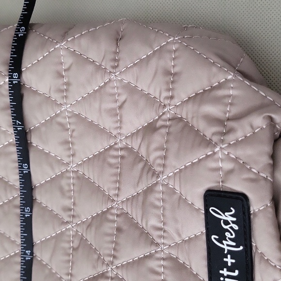 Fit & Fresh Quilted Tan Tote Bag with Insulated interior - Picture 11 of 12